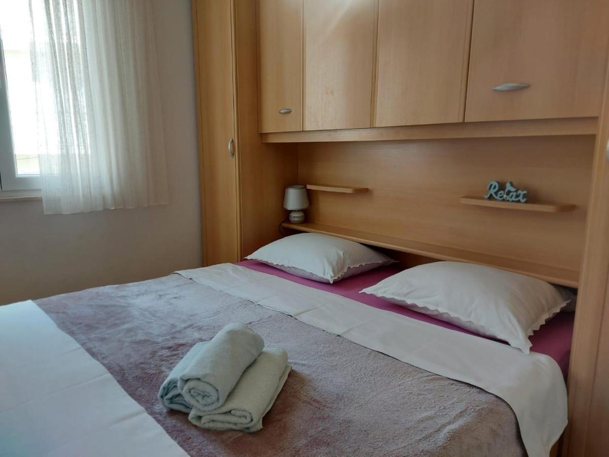 Apartments By The Sea Duce, Omis - 2731 Dugi Rat Εξωτερικό φωτογραφία